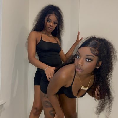 Zee & Karie Official Twitter Acc | 21+ 👥 (L)GBTQ | Two Leo’s In Love ♌️ 📸 IG:@Theinnovatorwives