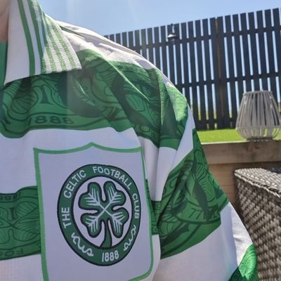 But the fools,the fools,the fools they have left us our Fenian Dead. JFT97 ❤ Staffie dad 🐕 Drogs# Celtic STH 103 ⚽️🇮🇪🏴