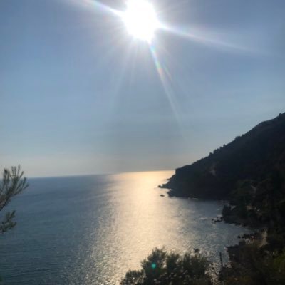 ree_s08's profile picture. 