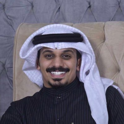 أُغرد وفقاً للماده ( ٣٦ ) من الدستور و حاصل على بكالريوس إعلام