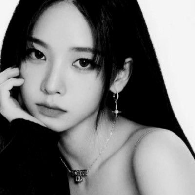 catharinaespa's profile picture. Blossoming from the candle of merriment in Louvre, dwell within the masterpiece hung above and embark in its sweetest reverie. English RP of aespa’s Yoo Jimin.