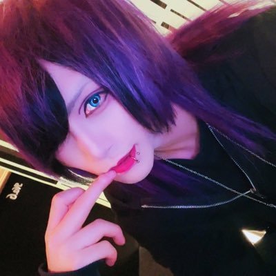 歌舞伎町 GOLD ホスト屋さんの紫の人🌙*ﾟ 魔界から降り立った閣下です。 魔界年齢30340歳、人間界に降りてきて33年。魔界貴族出身。 人間界では農家育ち。 エルコレで1番Ｖホスやっております。 / #ウマ娘 #エルコレ #Vホス #V系 #月島さんが人間界にログインしました