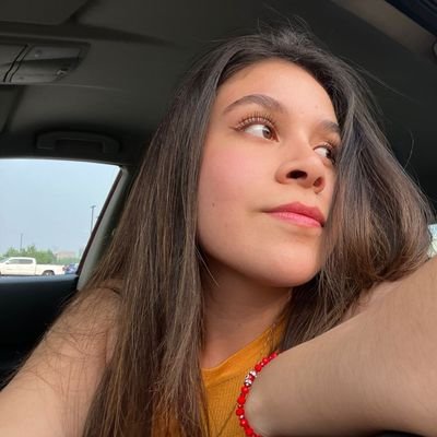 ElsaCzares1's profile picture. Mentally at the beach 🌺🐚