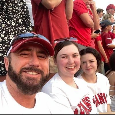 Die Hard Razorback,St Louis Cardinals,Dallas Cowboys and Lakers Fan! Dad to two beautiful Daughters! Youngest a future Razorback Graduate!WPS