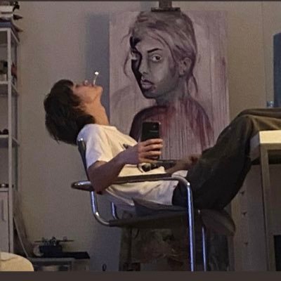 strpager_lll's profile picture. لم يفُلت من شيطان غوايتي حتّى المؤمن التَّقيl