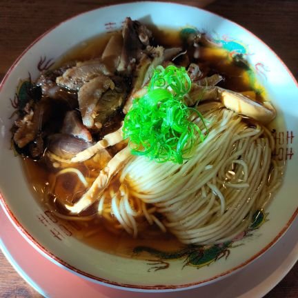 ラーメン🍜好き!!週2〜3で食べてるけど体型はスリムキープ中、でもそろそろヤバいかも🤣
以前は感想も入れてましたが、人それぞれ好みが違いますからね🤔主観でツイートするのは辞めました。
よろしくお願いします！
いずれラーメン屋さんに挑戦してみたいです🍜
無言フォロー失礼します😜