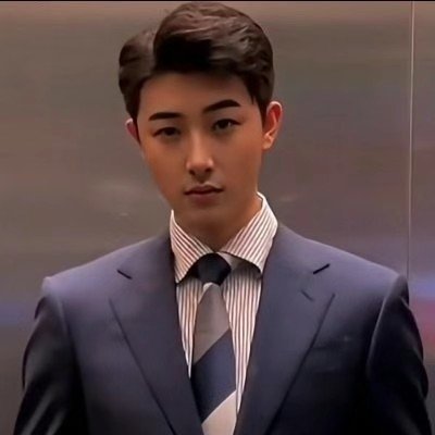 盗用我视频的人太多。
如果对方提出要求: 记得让他在常拍作品的位置前 比个手势 防止被骗
这是我大号:@kalaen8