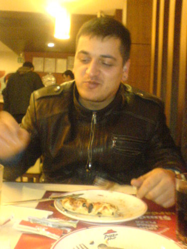 ateerhan's profile picture. kendini arayan adam