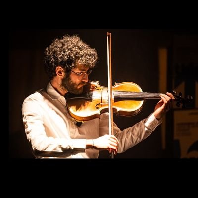 MrCstring's profile picture. -Just a guy devoted to viola and music🎵🎻
-Instagram: @joshuahullu