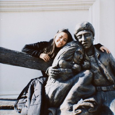 farahelkhouly's profile picture. hot & well read