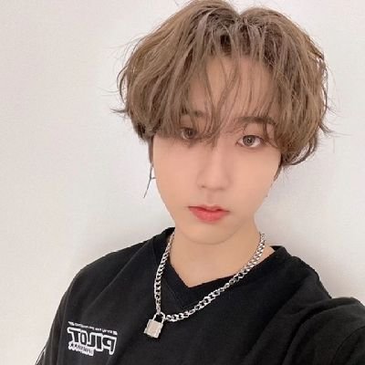🇲🇽♡
físicamente en mi casa , mentalmente escuchando speak now con jisung