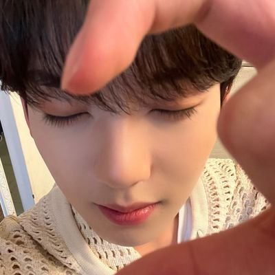 bepecuchin's profile picture. nào chim xanh hết bị khùng?