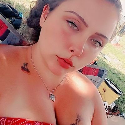 🔞I'm a BBW sexy woman🩷 Im selling content on here🫦 thick thighs and tan lines
Feet-$10
legs-$5
ass-$15
titty's -$20
pussy-$25
Play videos-$30-$35