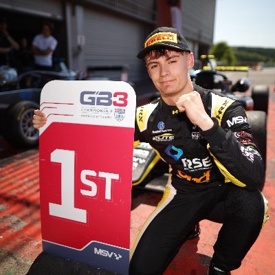 🏴󠁧󠁢󠁳󠁣󠁴󠁿Scottish Racing Driver 
🏆GB3 Championship & British F4 race winner 
🏎️GB3 Championship with Elite Motorsport for 2023