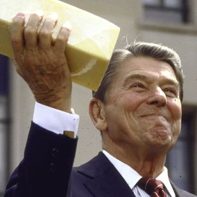 unsmoothZazz's profile picture. Proud Lesbian. 💪🏻Gold-medal dumpster diver.