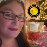 Laura - StorryTellingGinAndTonic(@GinsideStorry) 's Twitter Profile Photo