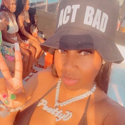 ITS ALOT OF LIES YU CAN SAY ABOUT ME LONG AS I KNO DA TRUTH DATS ALL DAT MATTER ALL I KNO IS I LOVE MI BOYS && WORK HARD FOR MINES.... #1ST LADY