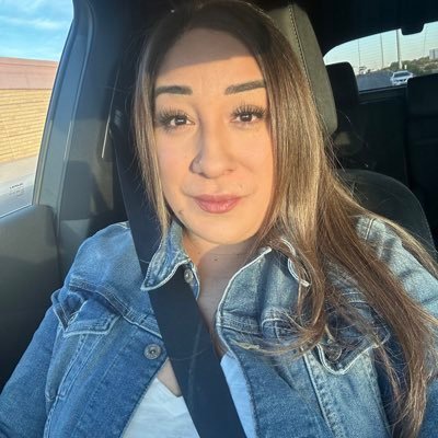 SDominguez_ELMS's profile picture. 8th Grade RLA Teacher 👩🏻‍🏫 Cheer Coach 🎀💜🖤