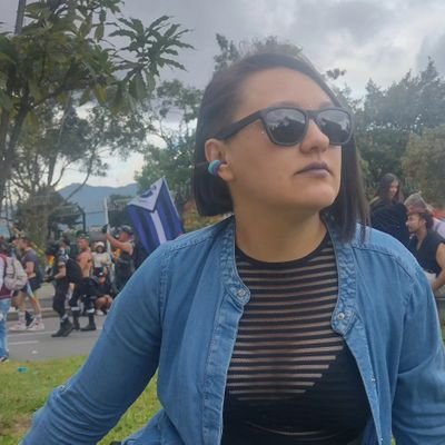 (s)Ocióloga y Mág. Estudios de género #Unal 💜✊🏾
Lesbiana y Mamerta.