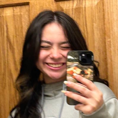 glisteningjess's profile picture. idk i have nothing to offer🍒🥥