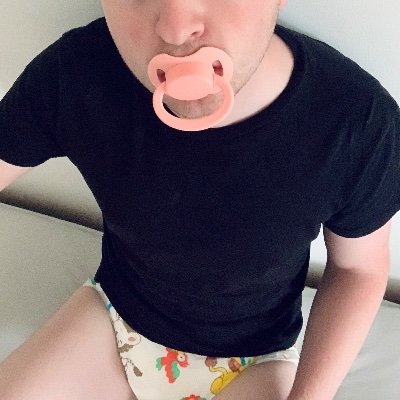 Hi ! I’m Tonino
Abdl Boy 🍼🧸 AroAce ♠️🌈 
late 20s • french • no minors