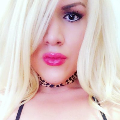 Submissive Sissy CD in Chicago seeking a Daddy/Owner