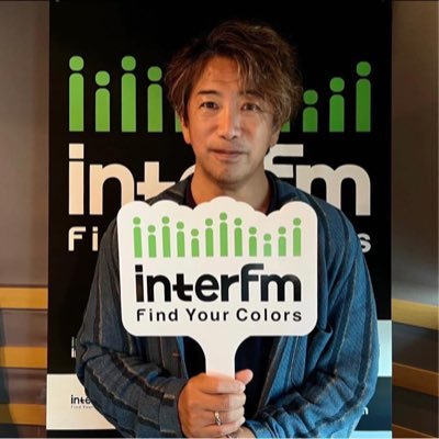 花繪師 ・サバンナ動物写真家・Interfm「Flower's Yell」番組DJ。花の絨毯「インフィオラータ 」を国内外で創作。「情熱大陸 」他、数多くの番組やメディアに出演。八丈島・南房総・東京の3拠点で活動中。エンジン01文化戦略会議会員。