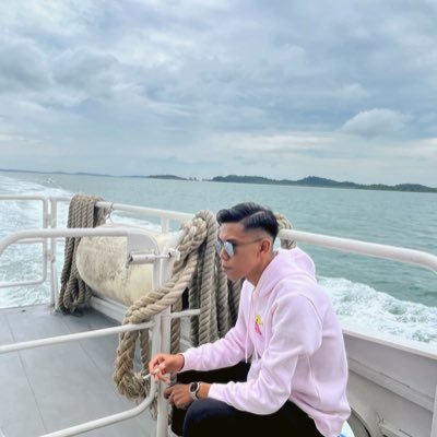 officialxwal's profile picture. busy