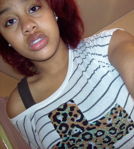 #TeamFollowBack
1st Page : @Paperclipling