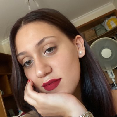 Laurindaaaaaa's profile picture. 19/ ig: bruna_mcm