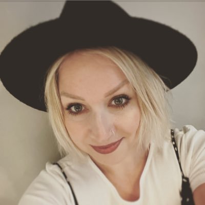 University of Birmingham and DMU graduate. Safeguarding Lead at Nottinghamshire Healthcare NHS Trust. Big time lover of crisps and coffee
