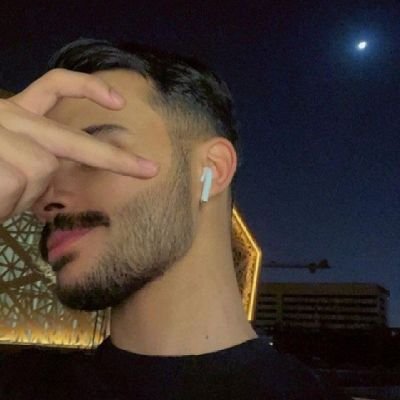 تحت رايه سيدي لحمه ومتكاتفين جعل عين ٍماتحبك يا سلمــان العمـى 🌸