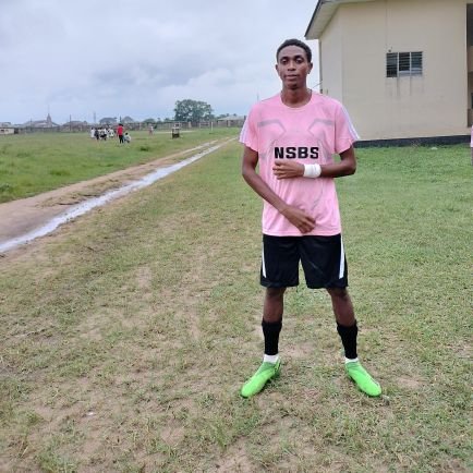 FOOTBALLER//
99% SOCCERMINDED//
ROUNDLEATHERFREAK ⚽//
MANCHESTER UNITED ❤️//
PHOTOGRAPHY 📸❤️//
7 SEPTEMBER