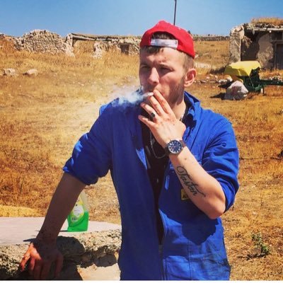 sakarbarmen's profile picture. Artık hiçbir şeyin değişmesine imkan yok, Luzumda yok.