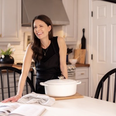 Courtenay Hartford | Traditional Farmhouse Dweller | Homekeeping Enthusiast | Gardener | Author of The Cleaning Ninja | As seen in BHG, Farmhouse Style + more