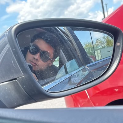 grab__cab's profile picture. tennis and ball.