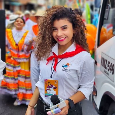 Politóloga, Comunicadora Social y Periodista 👩🏻‍💼
Una Guajira muy Tolimense 💃
#CurlyGirl 💓