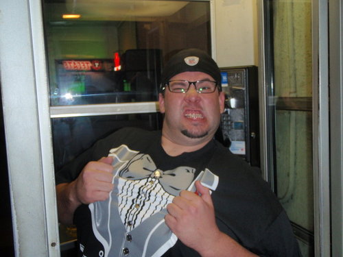 DyingToRaw's profile picture. I'm 32 years old, 5.9' 357 Lbs. I'm slowly killing myself with my diet and lack of activity. I'm Tweeting my path from Dying To Raw