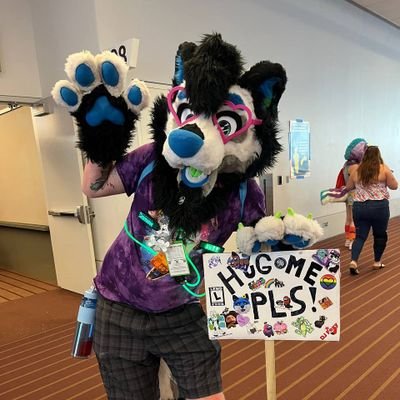 peace love & HUGS🤗-he/him-Furry life-SFW-  
💨💨420 friendly💨💨-FWA🔜- The Hug Giver