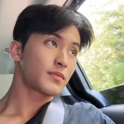 เด็กคนนั้นโตมาหล่อจังวะ