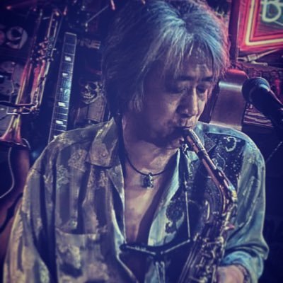 サックスとギターやります。サックスソロライブやバンドでのライブ活動中 フォローバックしてくれると嬉しい　#sax #saxophone #guitar #manq #live #band #music