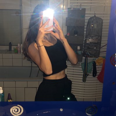 22 I lxb🇱🇺 I @janettangelina 💍 | Kfz-Mechatronikerin🔧 | In love with Cars and Gaming🥀