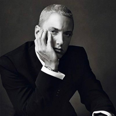 yaseryasiy5's profile picture. إكحل عدوك لين تعمي عيونه .. البس له اغلى اللبس لو كنت جايع.