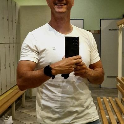 🔧 private Tweetwerkstatt 🔨
Established in Regensburg, Bayern🥨
Es muass a Blede gebn, aber es wern hoid oiwei mehra.