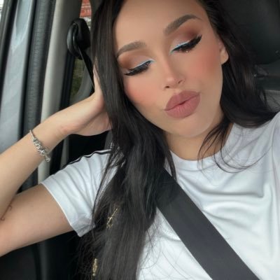 xiovls's profile picture. Hija de mi mamá