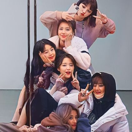 ā„(G)I-DLEā„ OT6 I love them all equally. (Nevie/Seotang)
Vi a mi paĆs salir Campeón del Mundo.