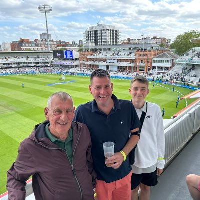 Loves cricket, horse racing and wycombe wanderers fc, occasionally plays cricket for challow, CEO Berkshire Cricket Community Foundation (all views are my own)