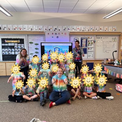 🍎 4th year 2nd grade teacher ready to promote lifelong learning and magic moments in school! •UO Alum '17 & '22 - Go Ducks!