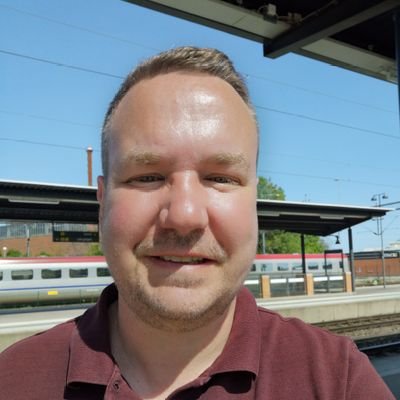 Admin with Eliteprospects since 2005, hockeynut!

Im just a regular Joe, with a regular job Im your average white, suburbanized slob.