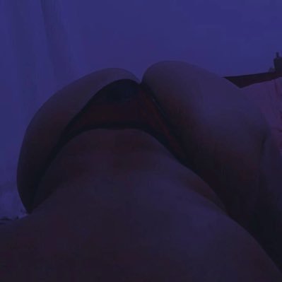 vendedora de packs 🔞 valores na DM 🎀 tenho 19 aninhos ⛓ totalmente ninfetinha⛓ gótica rabuda 🥺 mostro meu rosto na DM🎀